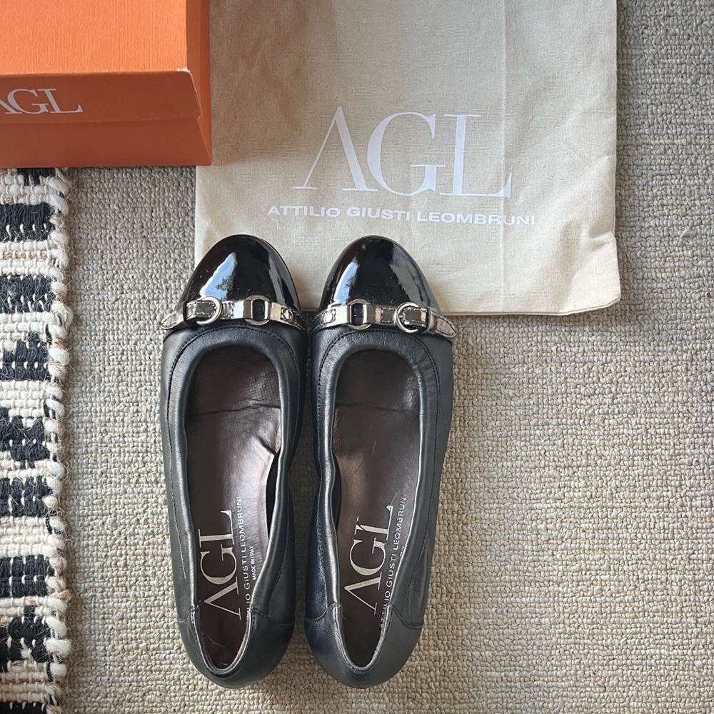 AGL Black Patent Leather Ballet Flats with Buckle Detail